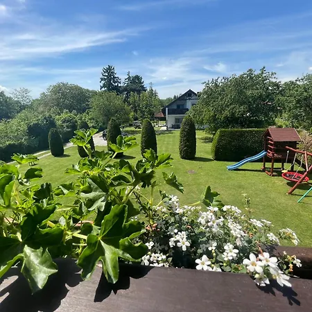 Frankie Ii. 公寓 *