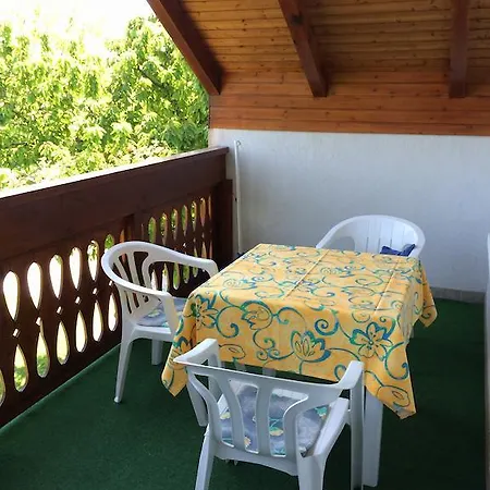 Frankie Ii. 公寓 *