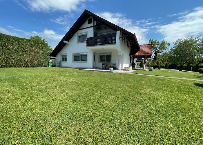 Frankie Ii. דירה